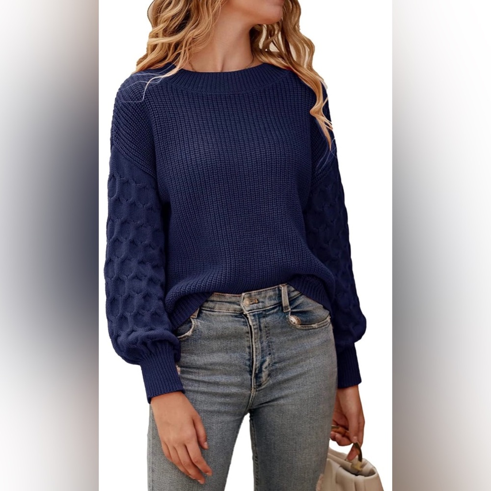 Pretty garden winter long sleeve crewneck sweater. Navy size M 8-10